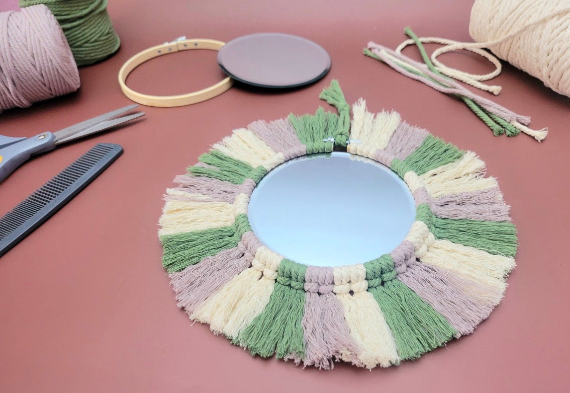 ON THE ROAD : Macrame Mirror July 22