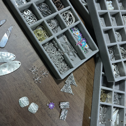 ON THE ROAD : Jewelry Bar [bracelets & earrings] August 27