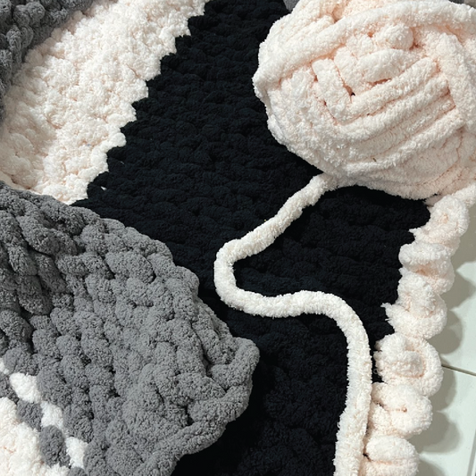 ON THE ROAD : Chunky Hand Knit Blankets : September 24