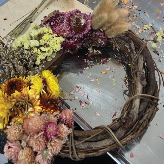 ON THE ROAD : Dried Flower Wreath : February 16